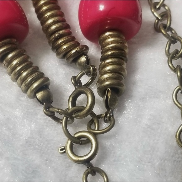VTG PREMIER DESIGNS 
3-STRAND FUCHSIA
NECKLACE with GOLD ACCENTS - Picture 8 of 10